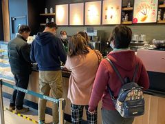 -星巴克臻选(莘庄仲盛店)