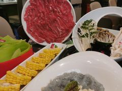 -洪氏嗨捞·广东猪肚鸡·椰子鸡火锅(西咸万象城店)