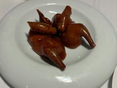 玻璃皮润烧乳鸽皇-北京厨房(西安SKP店)