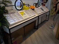 -天空之镜眼镜店蔡司依视路配镜授权零售店(望京颐堤港店)