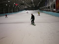 -乔波室内滑雪场