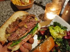 鹅肝牛肉汉堡-Cooking Man(中懋天地店)