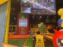 -蹦蹦跳跳(新奥购物中心店)