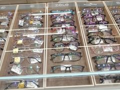 -博士眼镜集团石人工眼镜(虹口万泰店)