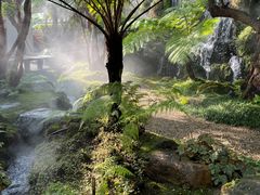 -Chom Cafe and Restaurant