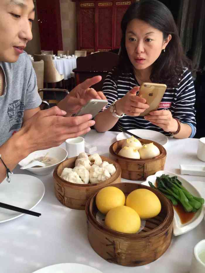 怡情楼海鲜巨无霸(宁夏路店)-"味道好,服务好,就是价格偏高菜量偏少