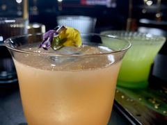 -Mx.cocktail bar