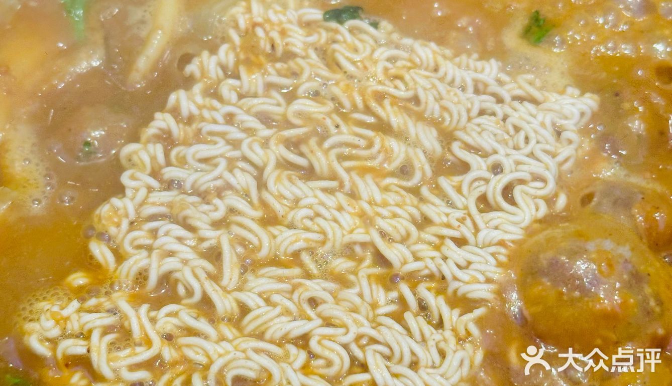 在广州也能吃到地道的港味沙爹火锅‼️