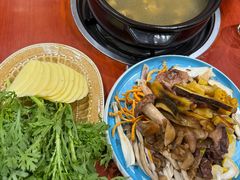 -菌之家·专业纯野生菌火锅·特色炒菌