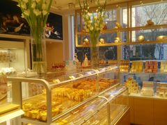 面包甜点陈列柜-好利来(朝外店)