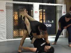 -EFL巴西柔术·综合格斗·泰拳·少儿体能训练(虹桥德必馆)