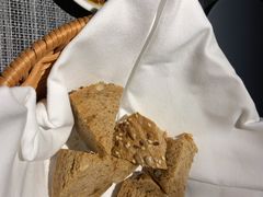餐前面包-卡普里披萨·牛扒·下午茶