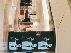 -URBAN REVIVO(高德置地广场·春广场店)