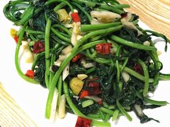 老友炒番薯叶-渔太泰漓江小馆·广西融合菜(西街店)