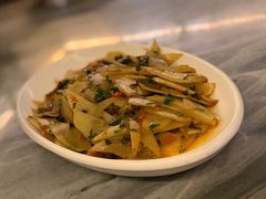 干巴菌韭菜花炒洋芋-蔼若春.传承三十年云南菜(金碧公园店)
