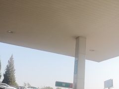 -窦店服务区-停车场