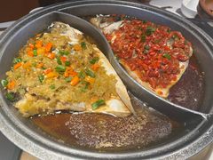-阿瓦山寨·湘菜现炒·剁椒鱼头王(咸阳总店)