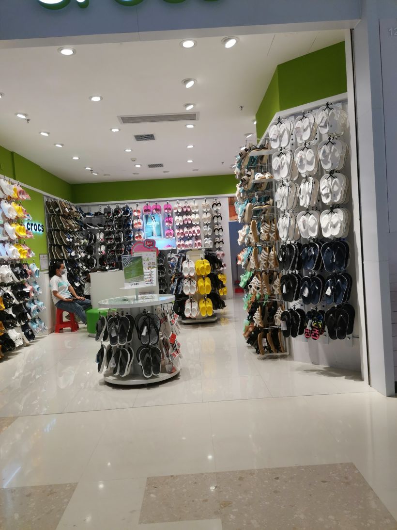 喜欢他家洞洞鞋