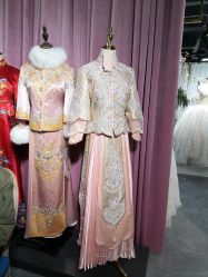 -曼青婚纱礼服馆