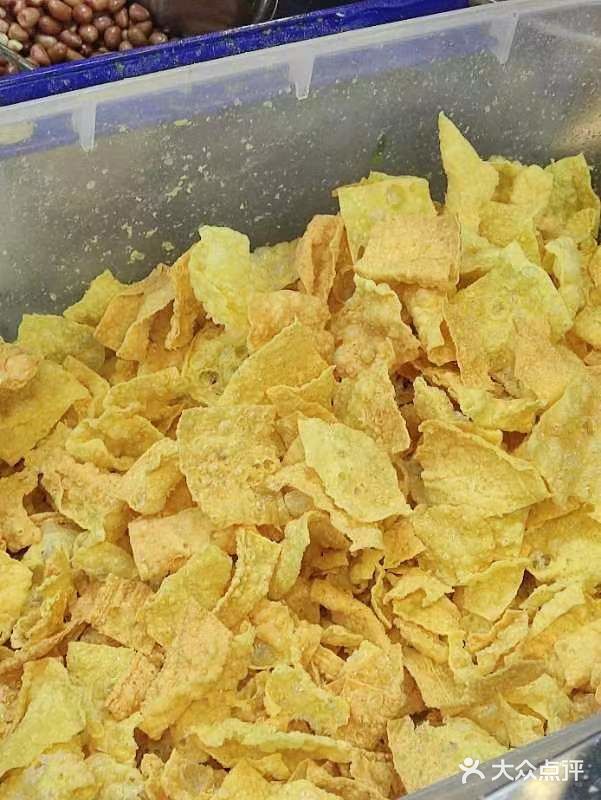 就在江汉路的螺蛳粉，太好吃了，我还要再来一碗！