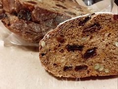 蔓越莓南瓜籽黑麦法包-PAPER STONE BAKERY(天汇广场店)