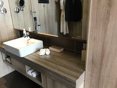 -西安大雁塔科技大学地铁站亚朵酒店