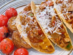墨西哥鸡肉澳芒脆taco-The Good Place好地方·Brunch·coffee(国贸店)