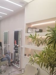 -PE SALON