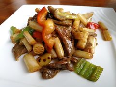 藕尖炒牛肉-霁云上院餐厅