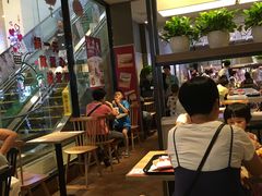 用餐区-肯德基(龙昆南店)