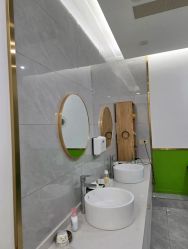 -苗医生专业祛痘·皮肤管理