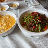 两个人吃足够了，分量比较多，价格还可以