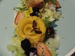 三文鱼沙拉-依云轻食·法甜