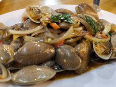 -J Daeng Seafood