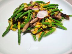 鸡枞菌炒童子黄瓜-辛香汇·现炒川菜(淮海路百盛店)