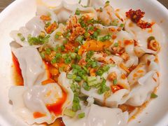 -爆炸头阿姨小四川正宗川味小吃(无任何分店)