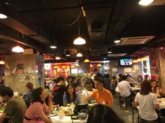 大堂-鲜入围煮花胶鸡海鲜火锅