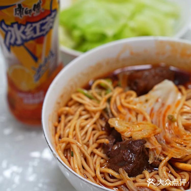 来解放碑必须吃的牛肉面。重庆好吃的面真的很多