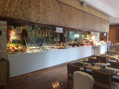 自助取餐区-威珀斯酒店·珀萃美食餐厅 | 海鲜刺身·现烤生蚝·特色烤肉