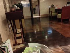 -深圳富苑皇冠假日套房酒店