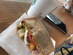 -星巴克(广州南站A18检票口楼上)