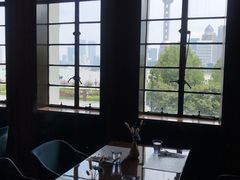 靠窗位-YUE·6·西式融合餐厅(外滩六号店)
