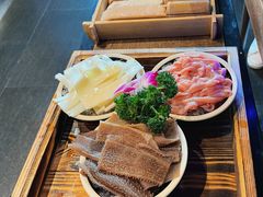 -尚尚仙·酸汤猪手·猪肚鸡火锅(华联万柳购物中心店)