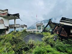 -四川汶川特大地震漩口中学遗址