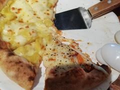 狂野拼榴莲披萨-盘炉forenza·云贵川融合小食堂 ( 钟楼中柳巷店)
