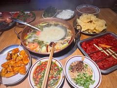 -洱火云南酸菜牛肉火锅(石景山当代商城店)