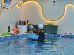 -嘻游纪儿童游泳课程中心(红博中央公园店)