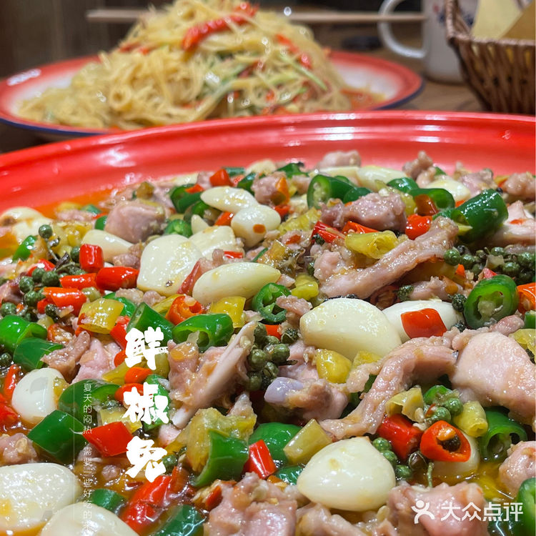 脸盆辣么大｜从魔都火到深圳的川菜馆