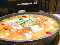 老坛酸菜鱼-山城外·非遗酸菜鱼(财富中心店)