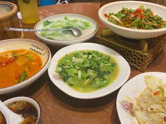 -老滇山寨•云南特色菜•地方菜•民族风情歌舞表演(金碧店)